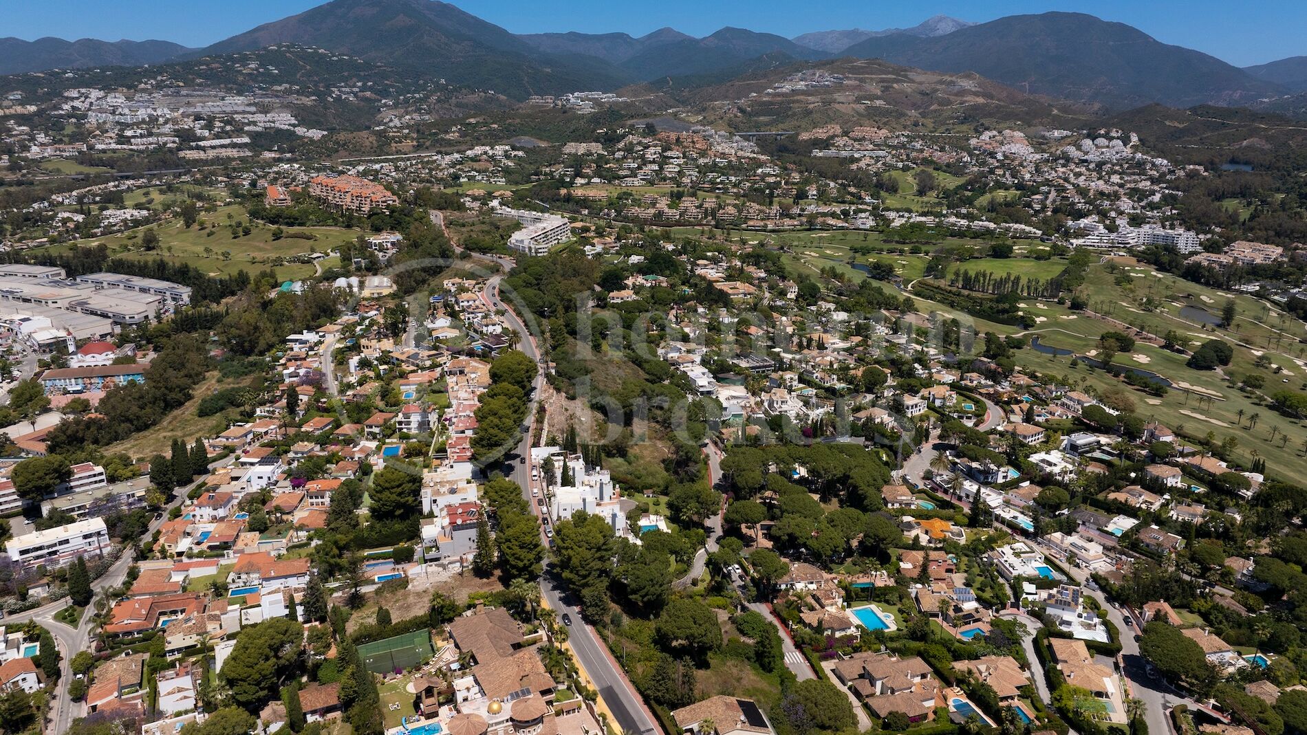 Plot Nueva Andalucia - with Approved Villa Project