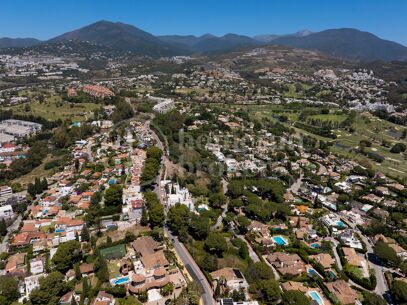 Plot Nueva Andalucia - with Approved Villa Project