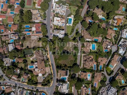 Plot Nueva Andalucia - with Approved Villa Project