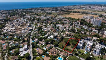 Plot Nueva Andalucia - with Approved Villa Project