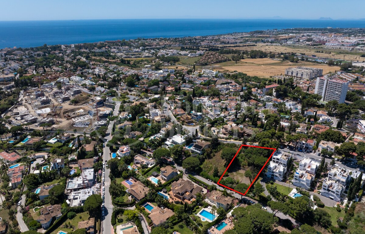 Plot Nueva Andalucia