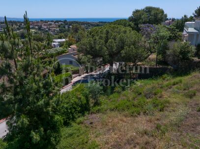 Plot Nueva Andalucia - with Approved Villa Project