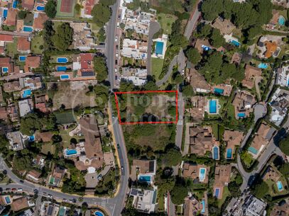 Plot Nueva Andalucia - with Approved Villa Project