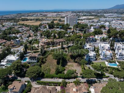 Plot Nueva Andalucia - with Approved Villa Project