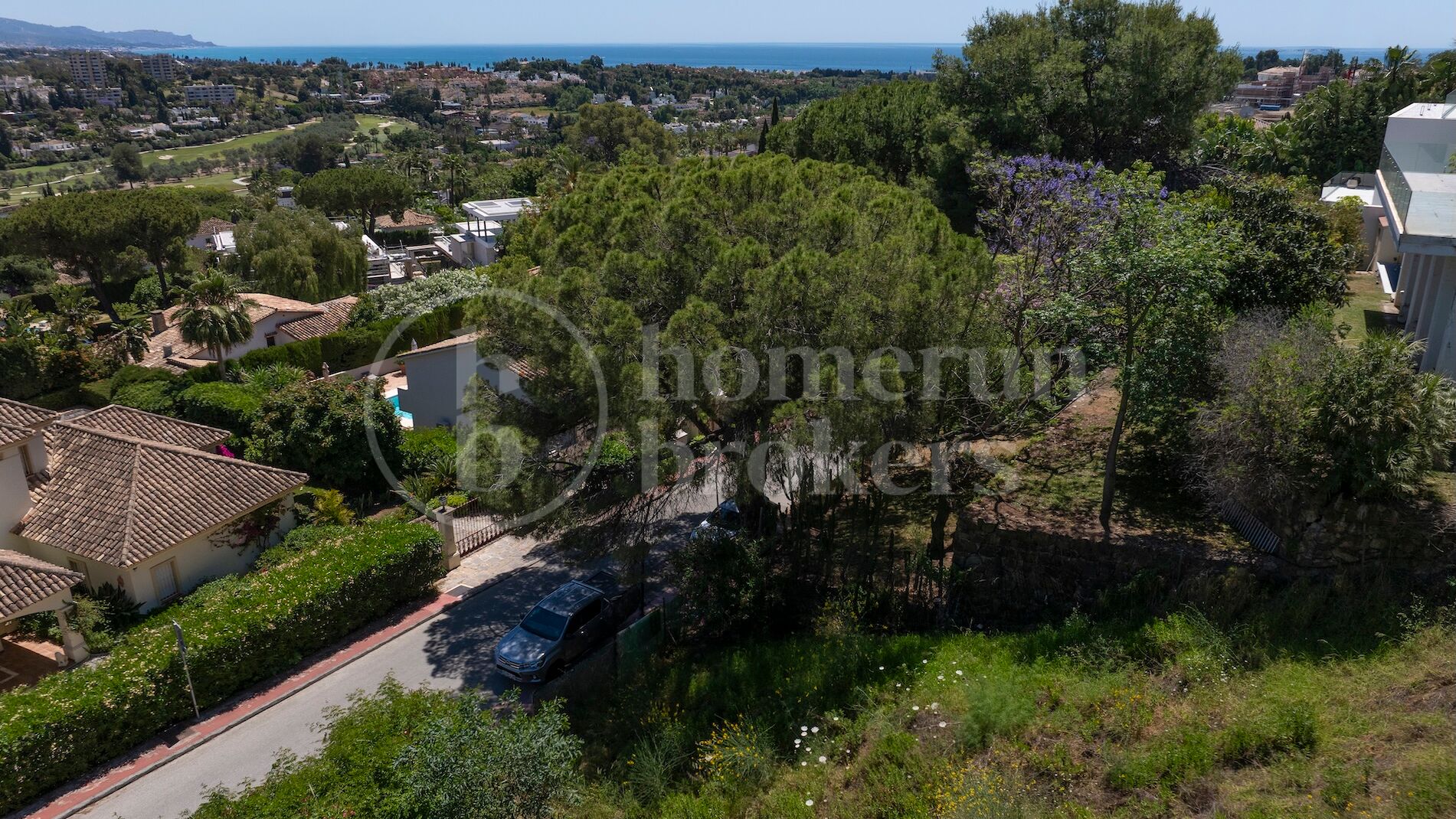 Plot Nueva Andalucia - with Approved Villa Project