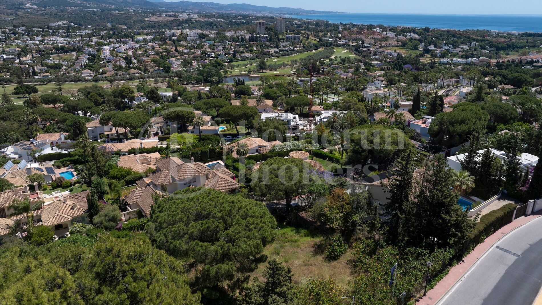 Plot Nueva Andalucia - with Approved Villa Project