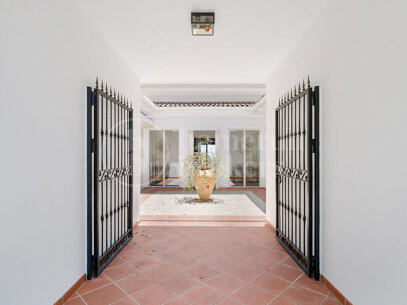Villa Monte Mayor 19 - Luxury 6-Bedroom Villa with Panoramic Sea Views