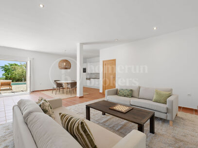 Villa Monte Mayor 19 - Lyxvilla med 6 Sovrum och Panoramautsikt över Havet