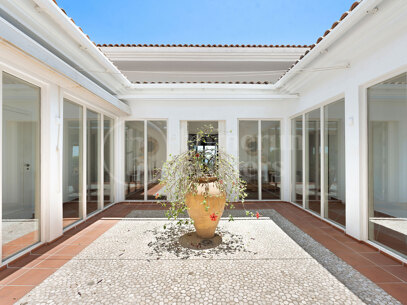 Villa Monte Mayor 19 - Luxury 6-Bedroom Villa with Panoramic Sea Views