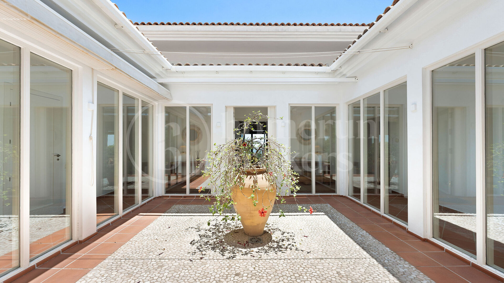 Villa Monte Mayor 19 - Lyxvilla med 6 Sovrum och Panoramautsikt över Havet