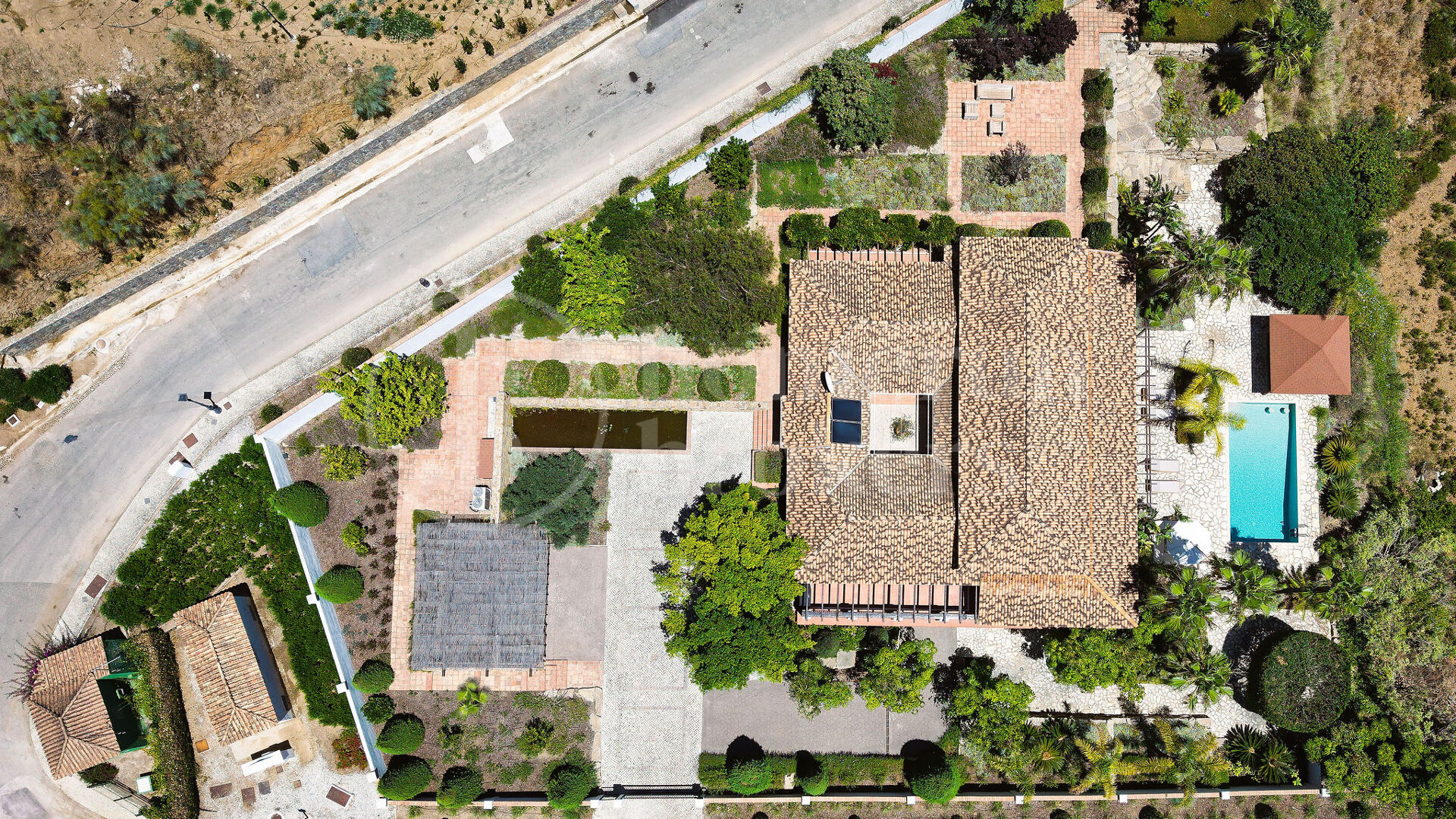 Villa Monte Mayor 19 - Lyxvilla med 6 Sovrum och Panoramautsikt över Havet