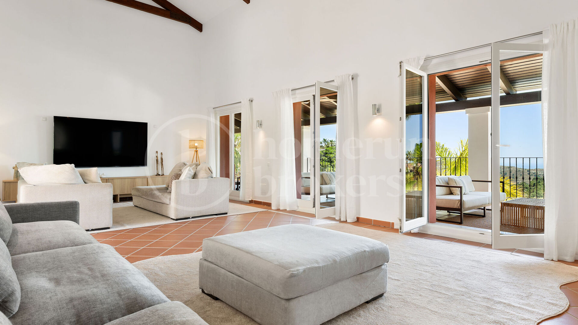 Villa Monte Mayor 19 - Lyxvilla med 6 Sovrum och Panoramautsikt över Havet
