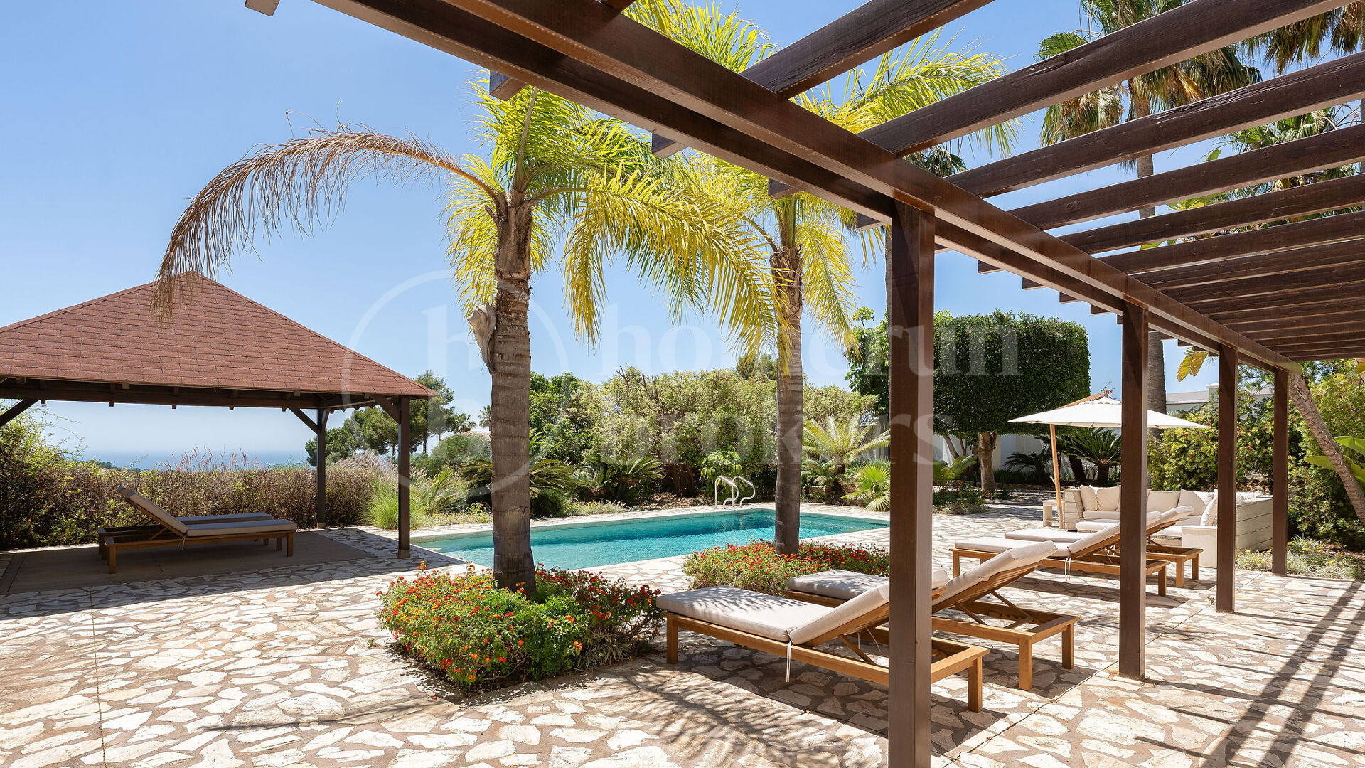 Villa Monte Mayor 19 - Lyxvilla med 6 Sovrum och Panoramautsikt över Havet