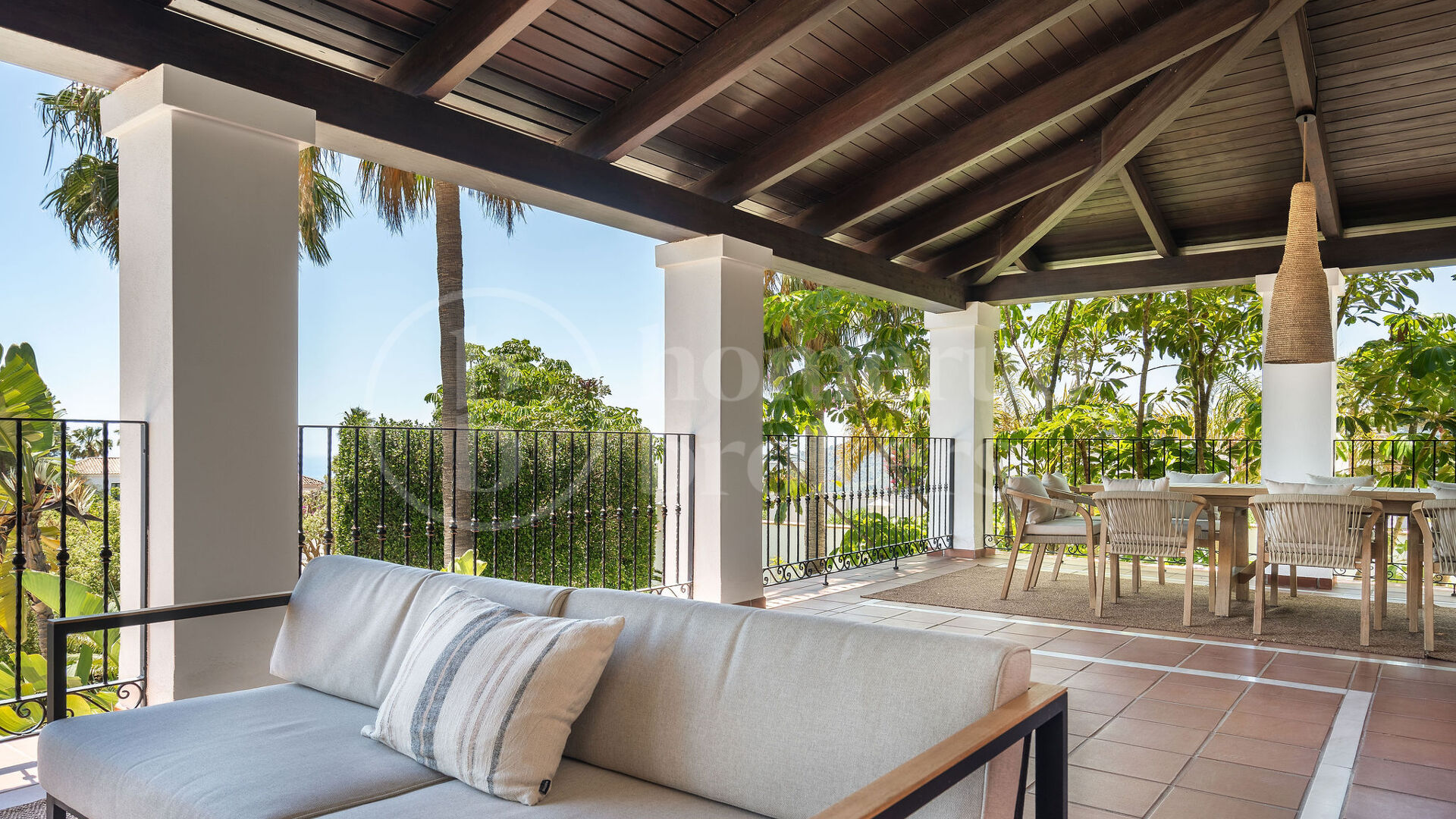 Villa Monte Mayor 19 - Lyxvilla med 6 Sovrum och Panoramautsikt över Havet