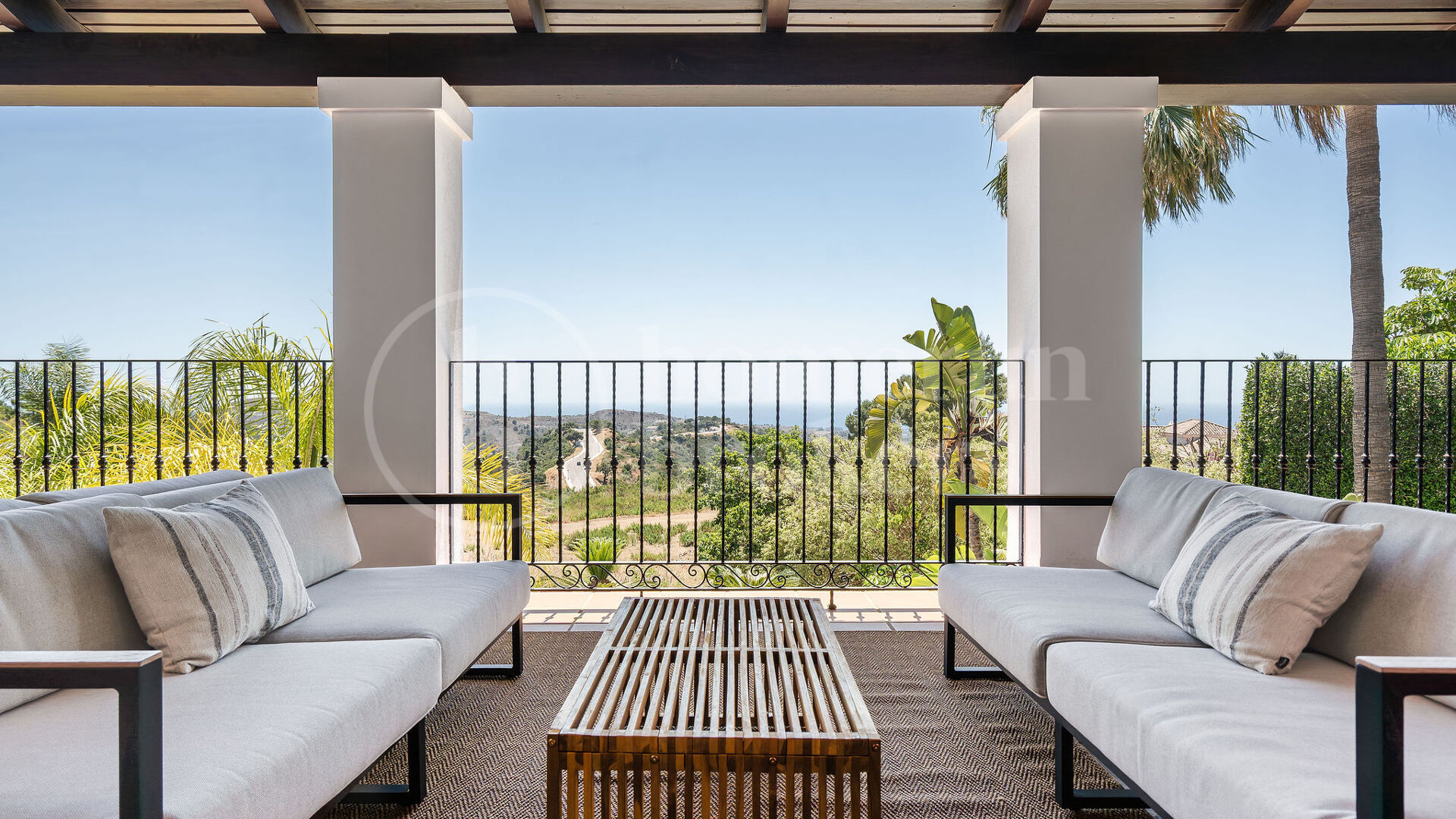 Villa Monte Mayor 19 - Lyxvilla med 6 Sovrum och Panoramautsikt över Havet