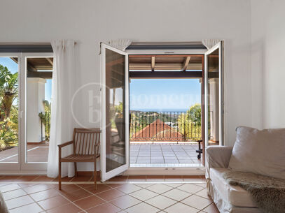 Villa Monte Mayor 19 - Lyxvilla med 6 Sovrum och Panoramautsikt över Havet