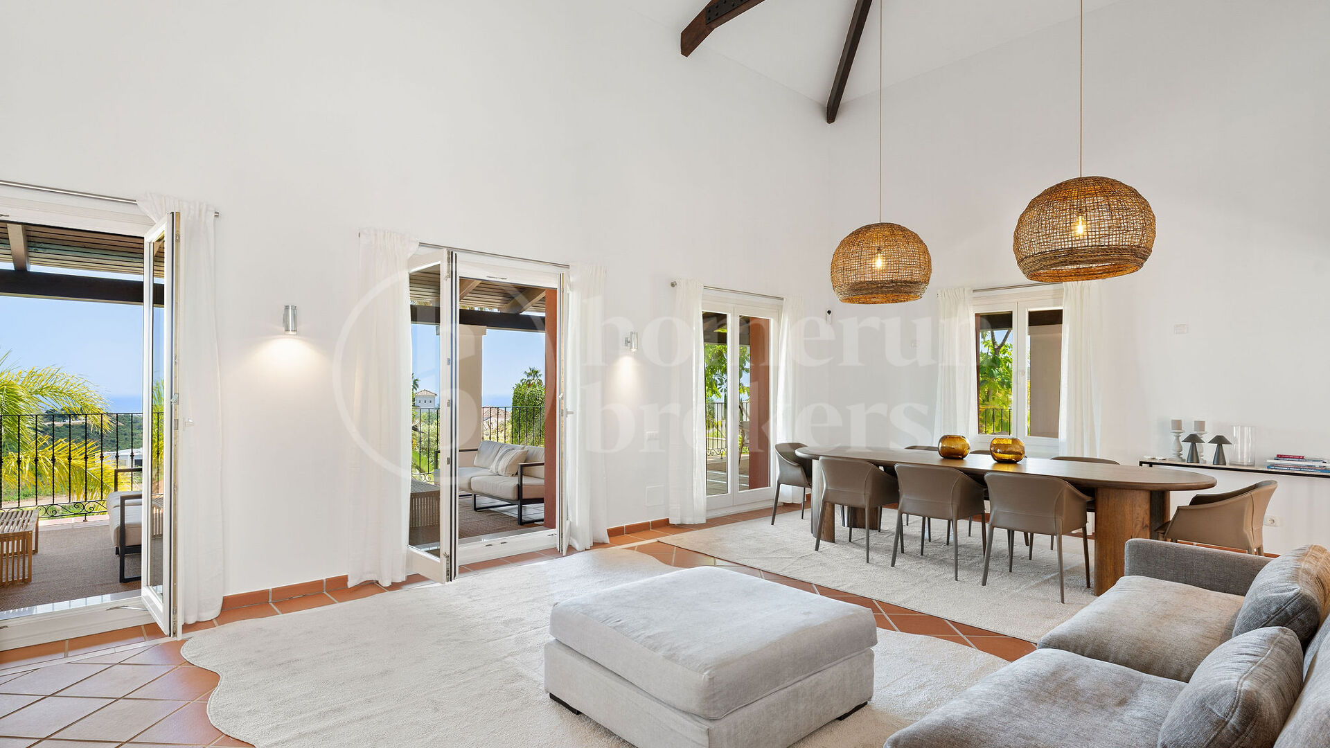 Villa Monte Mayor 19 - Lyxvilla med 6 Sovrum och Panoramautsikt över Havet