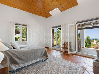 Villa Monte Mayor 19 - Luxury 6-Bedroom Villa with Panoramic Sea Views