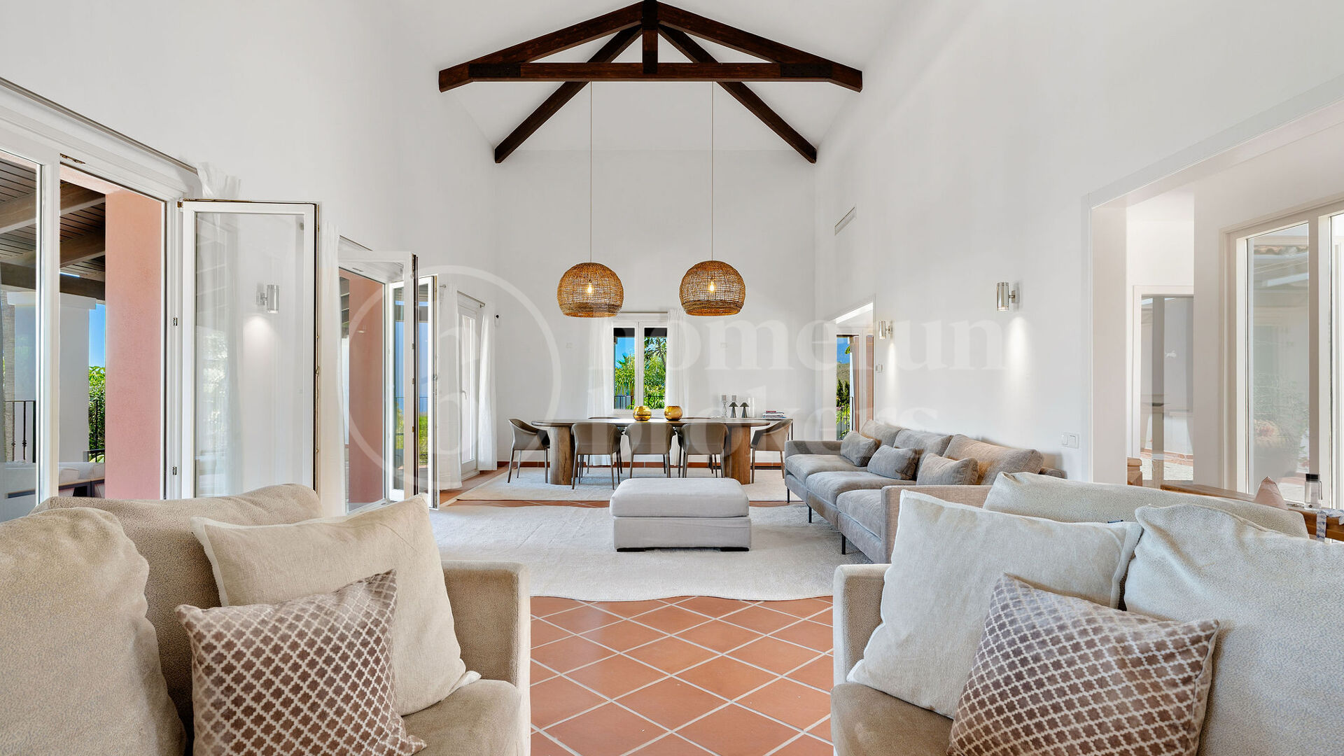 Villa Monte Mayor 19 - Lyxvilla med 6 Sovrum och Panoramautsikt över Havet