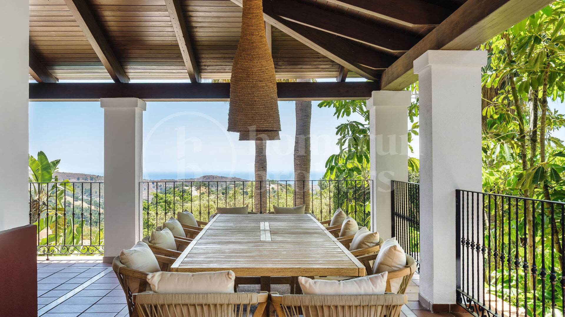 Villa Monte Mayor 19 - Lyxvilla med 6 Sovrum och Panoramautsikt över Havet