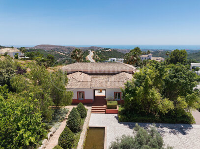 Villa Monte Mayor 19 - Luxury 6-Bedroom Villa with Panoramic Sea Views