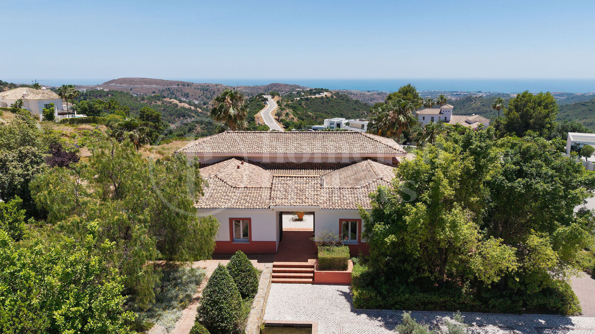 Villa Monte Mayor 19 - Lyxvilla med 6 Sovrum och Panoramautsikt över Havet