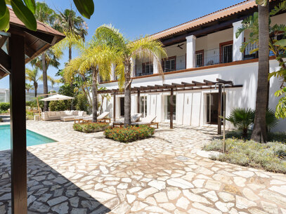 Villa Monte Mayor 19 - Luxury 6-Bedroom Villa with Panoramic Sea Views