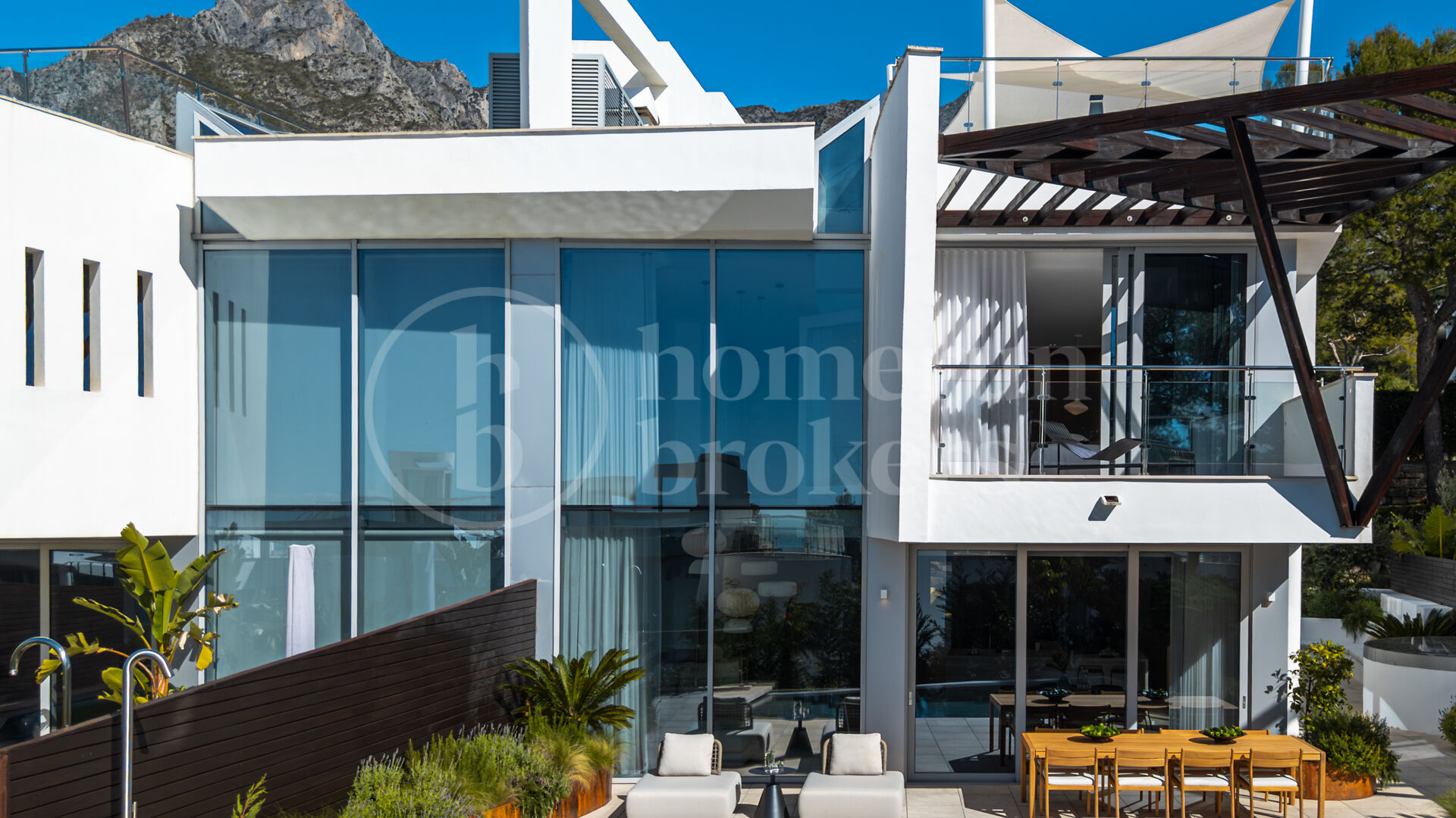 Meisho HIlls 205 - Luxury 4 Bedroom Semi Detached Villa in Sierra Blanca