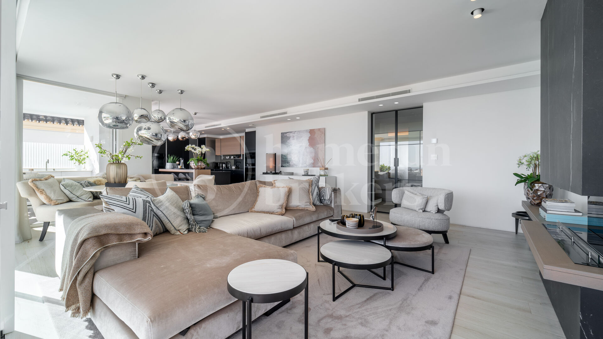 Duplex Monte Paraiso -Imponerande takvåning med havsutsikt