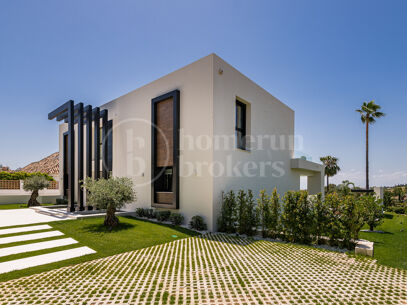Villa Naranjo - Frontline Golf Villa