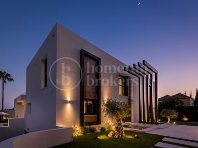 Villa Naranjo - Frontline Golf Villa