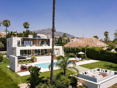 Villa Naranjo - Frontline Golf Villa
