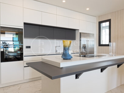 Apartment Balcón del Mediterráneo – Refined Coastal Living on the New Golden Mile