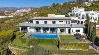 Villa Maraline – Panoramic Sea Views in Los Monteros