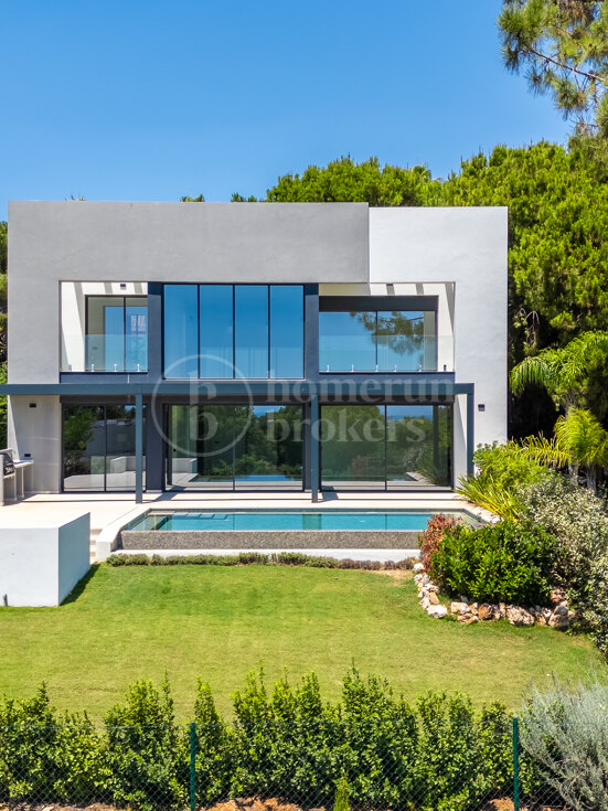 Villa Althea – Walking Distance to the Beach in Marbella East