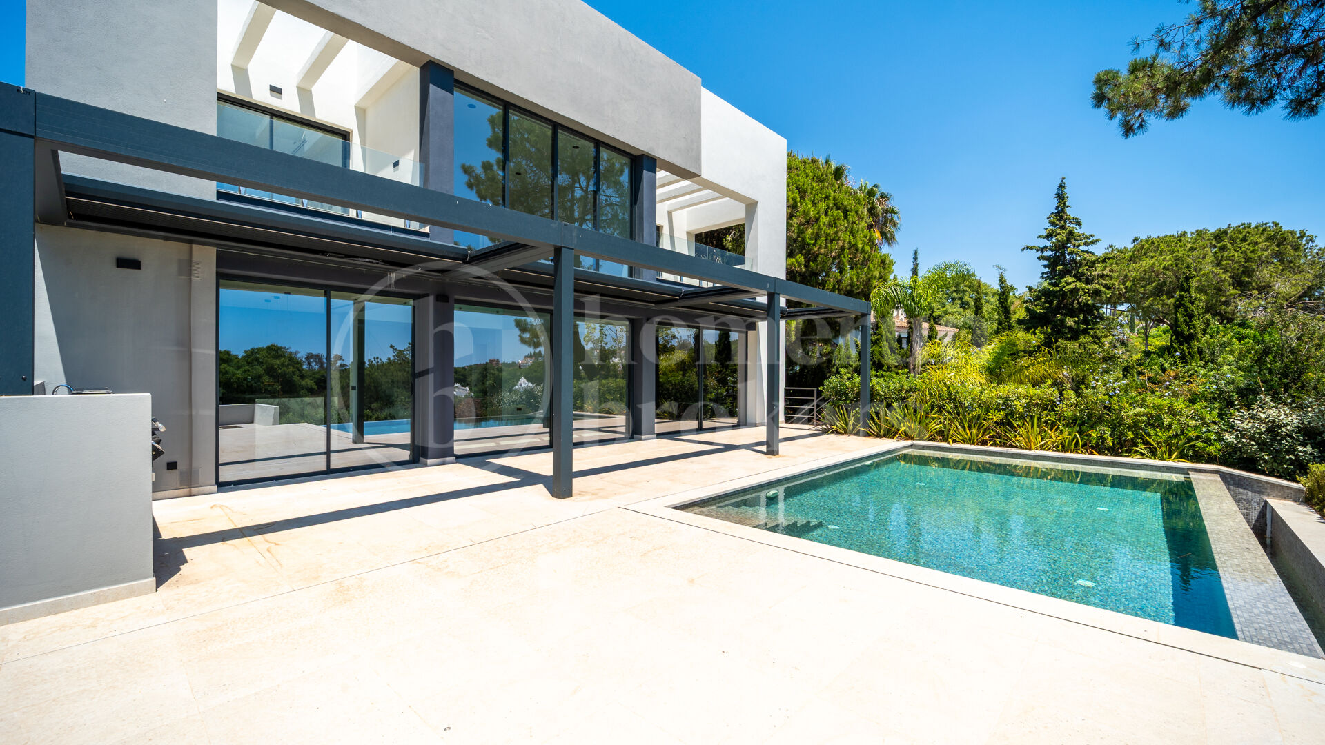 Villa Althea – Walking Distance to the Beach in Marbella East