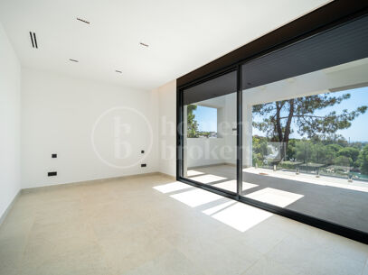 Villa Althea – Walking Distance to the Beach in Marbella East
