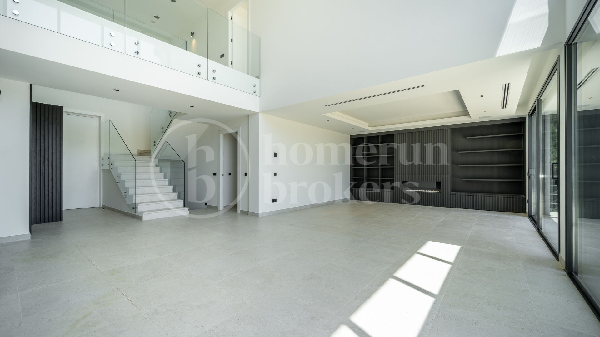 Villa Althea – Walking Distance to the Beach in Marbella East