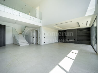 Villa Althea – Walking Distance to the Beach in Marbella East