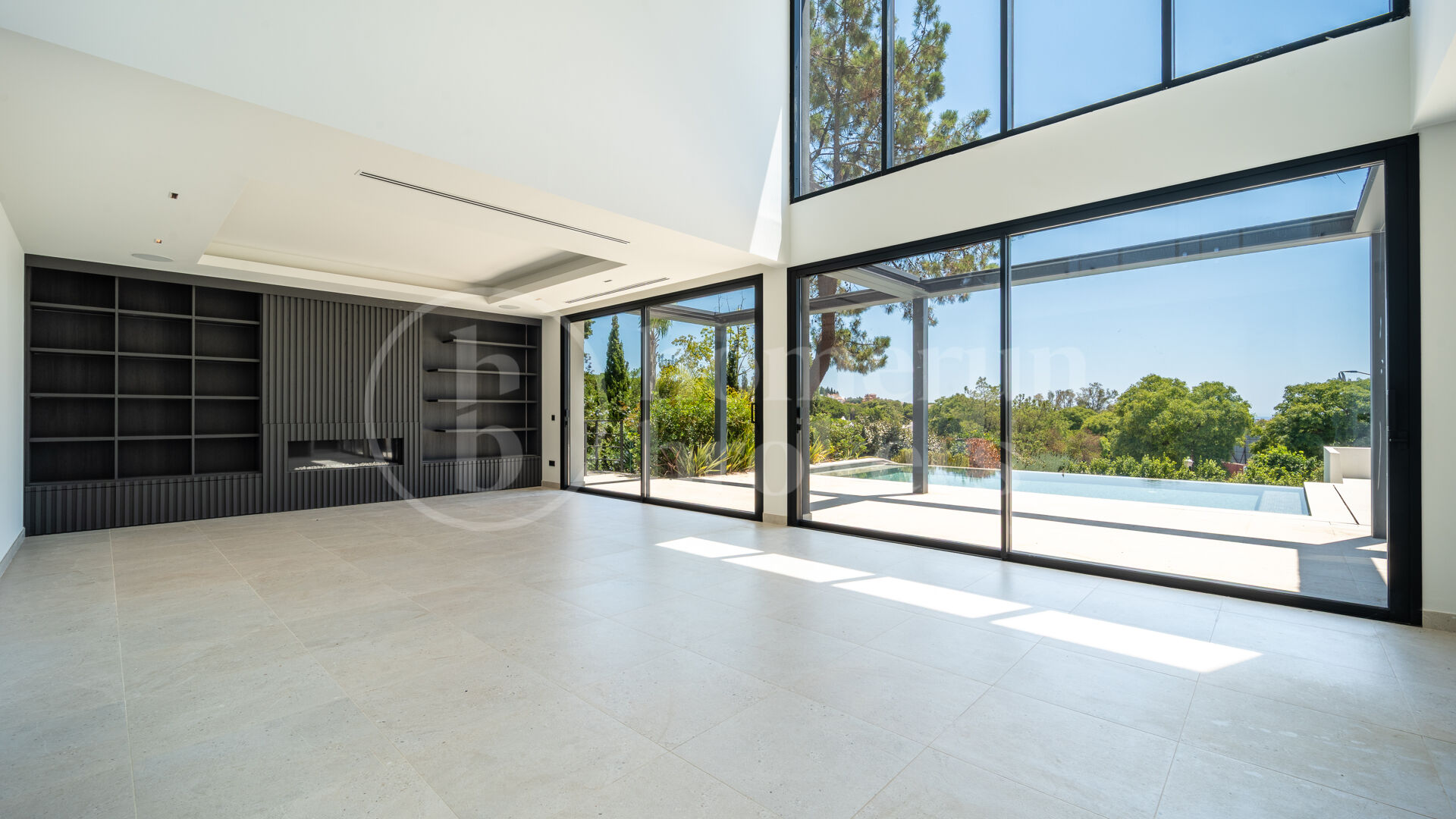 Villa Althea – Walking Distance to the Beach in Marbella East
