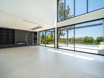 Villa Althea – Walking Distance to the Beach in Marbella East