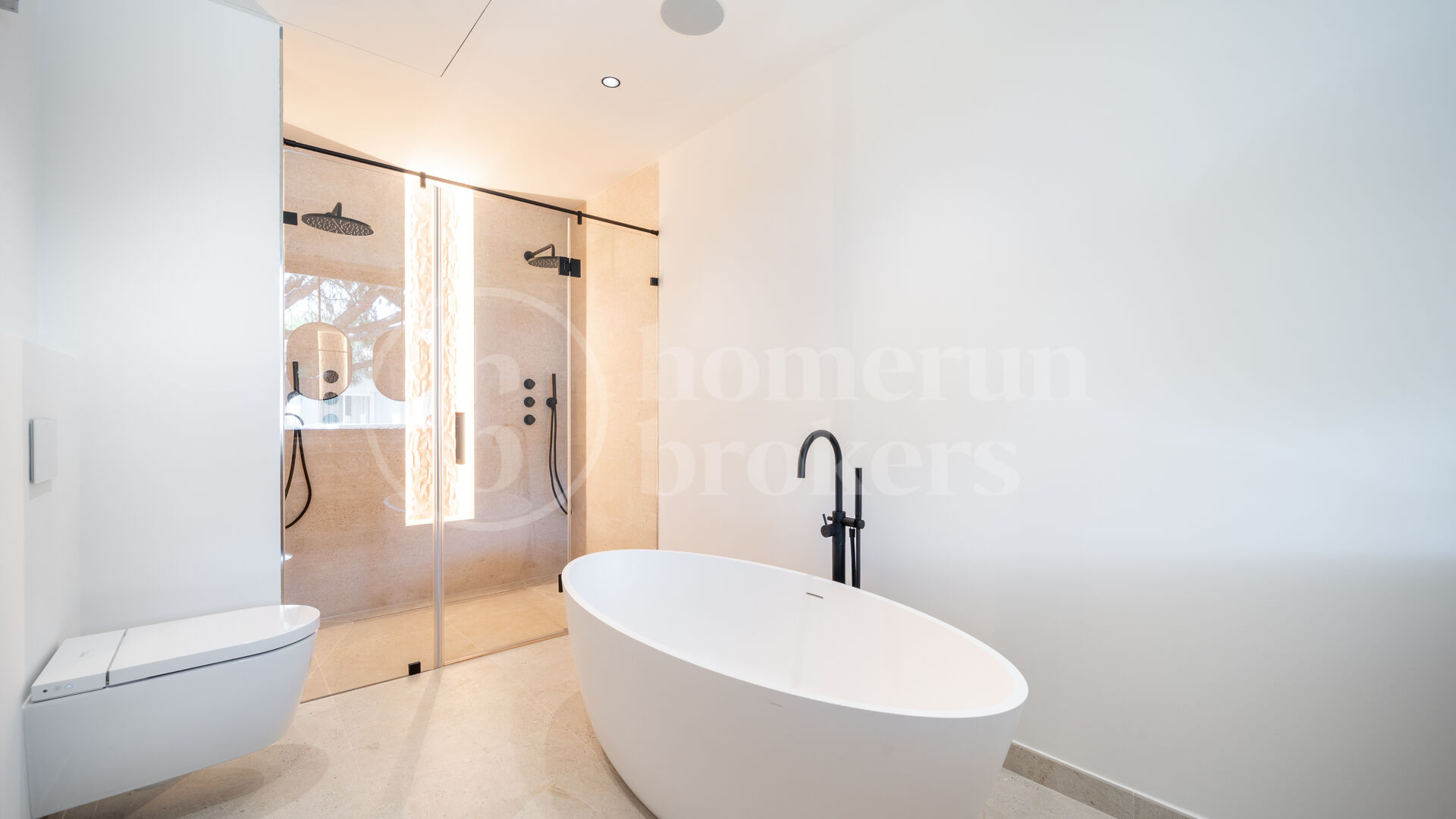Villa Althea – Walking Distance to the Beach in Marbella East