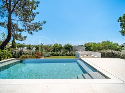 Villa Althea – Walking Distance to the Beach in Marbella East
