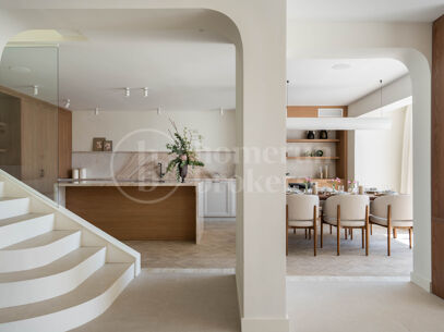 Oasis Club – Renovated Beachfront Semi-Detached House in Marbella Golden Mile