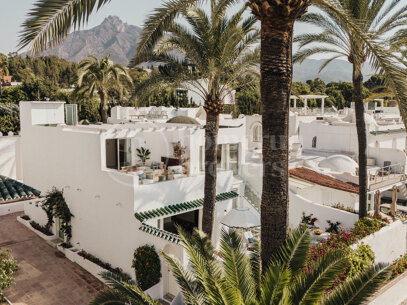 Oasis Club - Renoverad Beachfront Semi-Detached House i Marbella Golden Mile