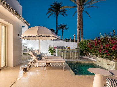 Oasis Club - Renoverad Beachfront Semi-Detached House i Marbella Golden Mile