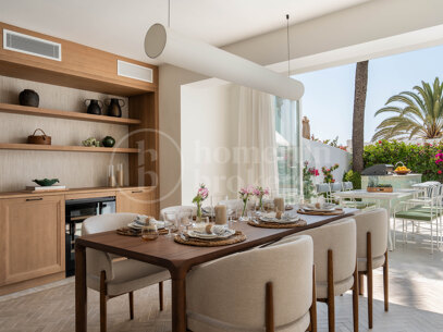 Oasis Club - Renoverad Beachfront Semi-Detached House i Marbella Golden Mile