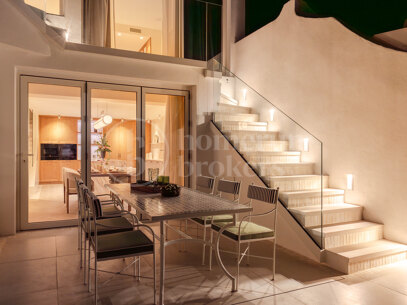Oasis Club - Renoverad Beachfront Semi-Detached House i Marbella Golden Mile