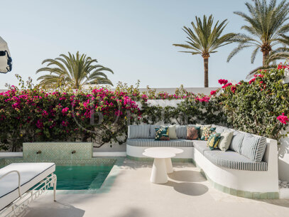 Oasis Club - Renoverad Beachfront Semi-Detached House i Marbella Golden Mile