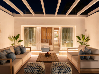 Oasis Club - Renoverad Beachfront Semi-Detached House i Marbella Golden Mile